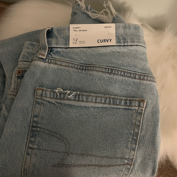 American Eagle Curvey Jeans - Picture 3 of 6